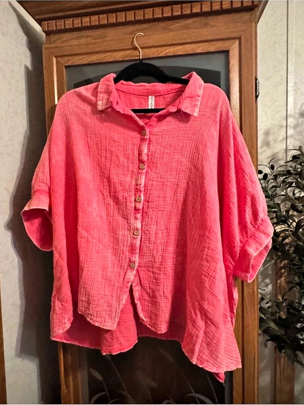 Zenana Pink Button Front Shirt - Like New
